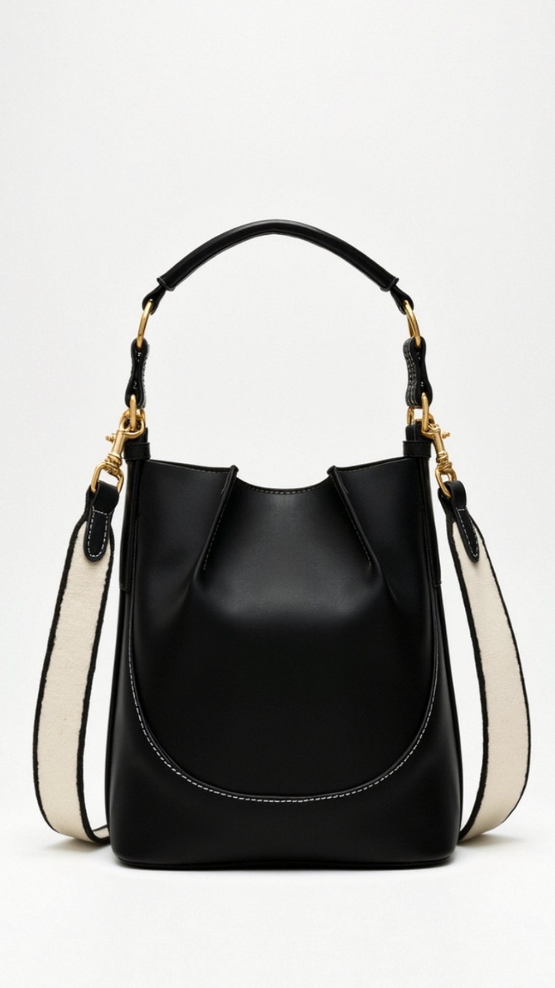 Black Leather Bucket Bag with Gold Hardware – Spacious and Stylish Design 0