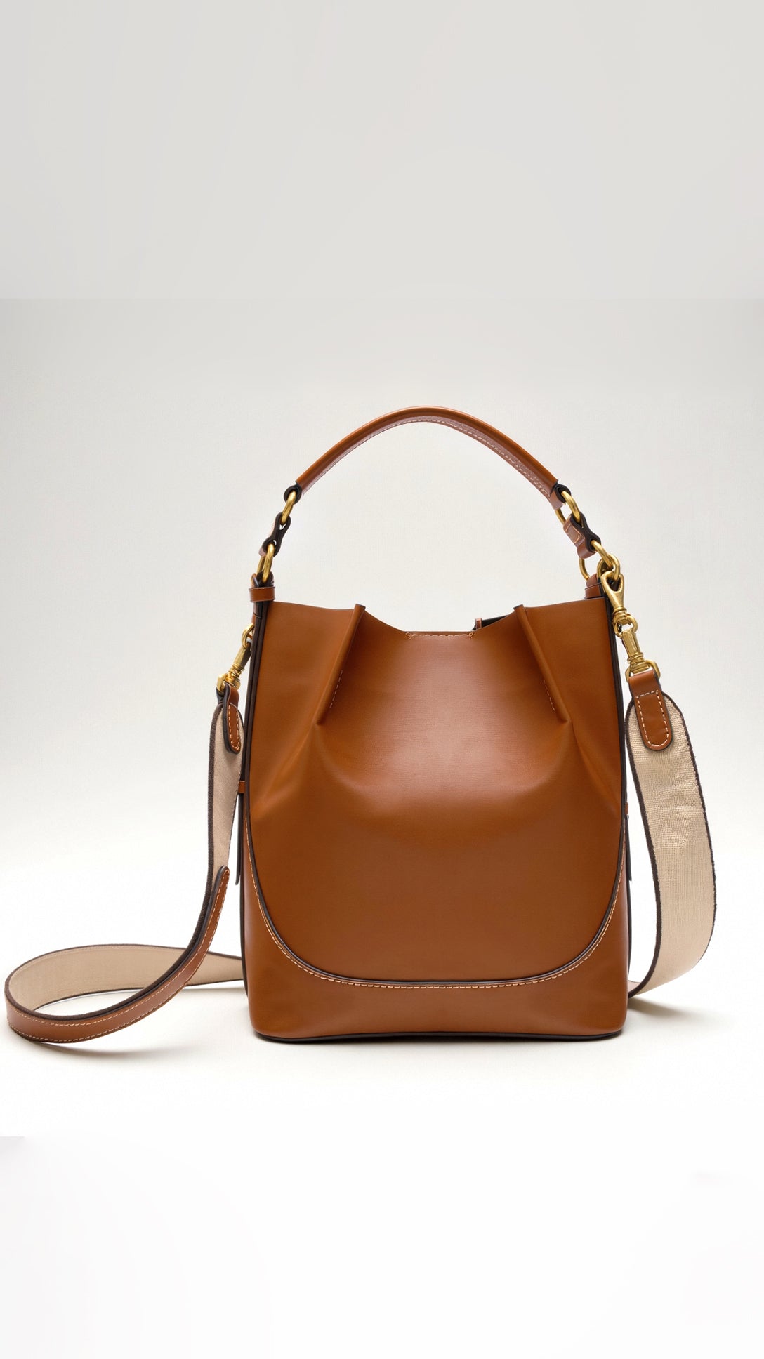 Black Leather Bucket Bag with Gold Hardware – Spacious and Stylish Design 1
