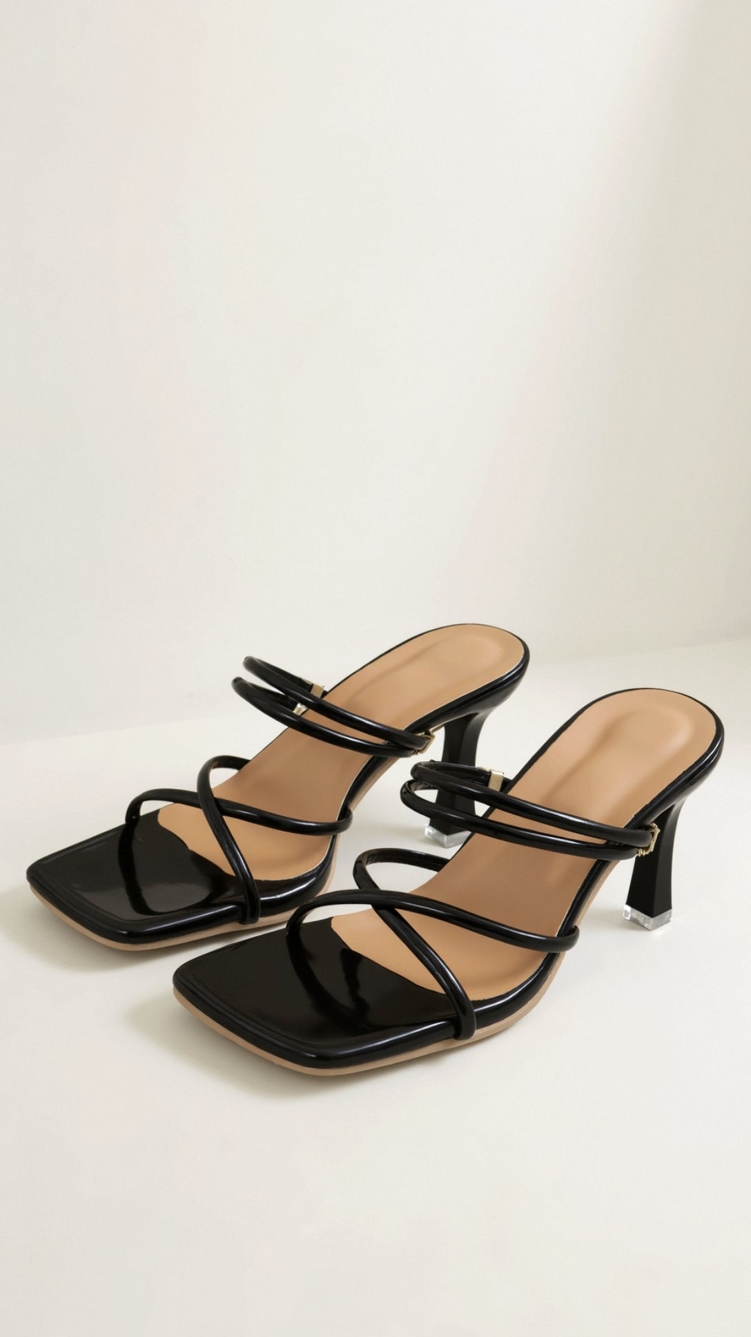 Elegant Black Strappy Heeled Sandals with Square Toe – 6-8 cm Block Heel Design for Evening Wear 3