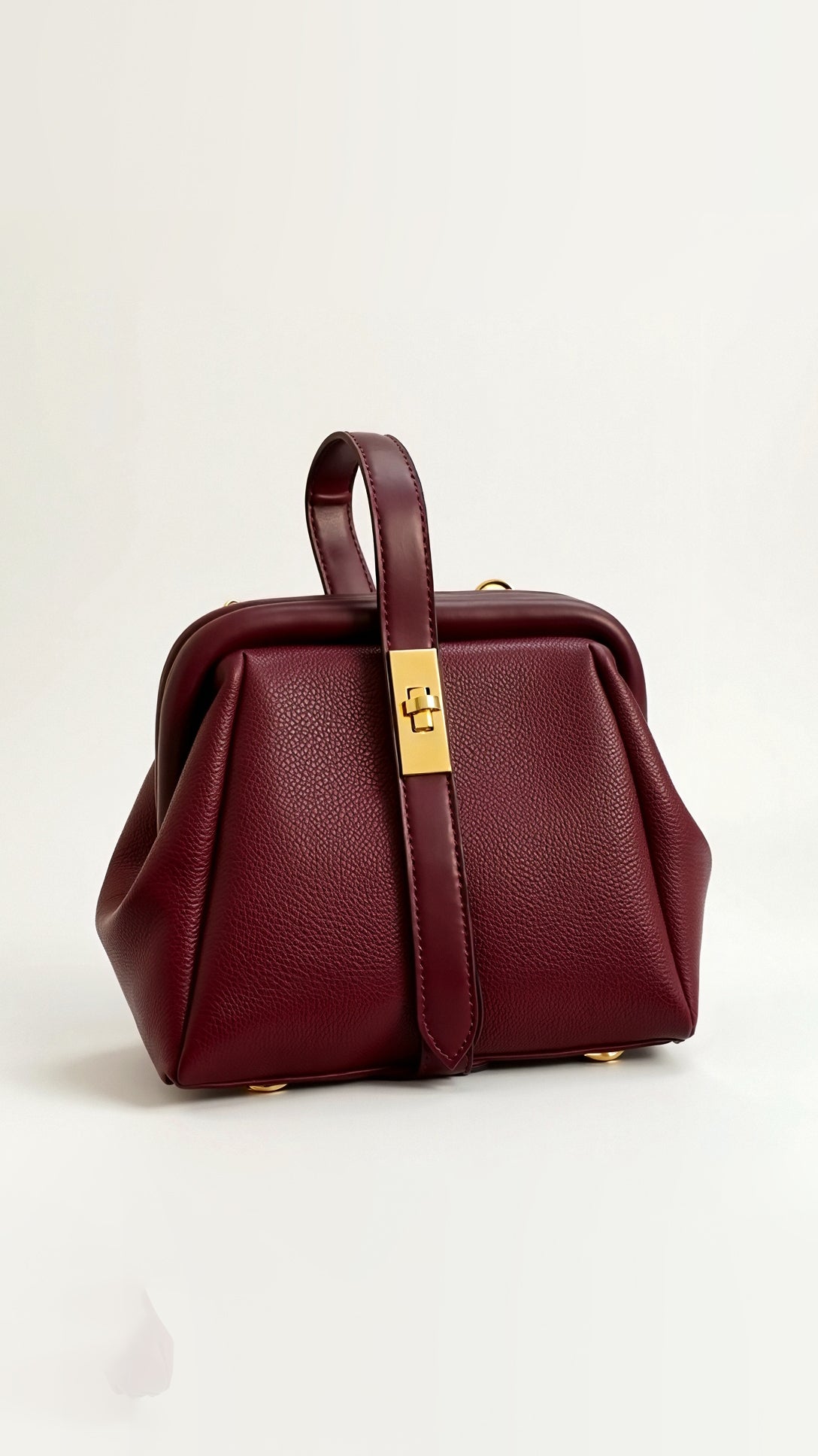 Sophisticated Leather Handbag with Gold Clasp and Pleated Side Panels – Dual Carry Satchel Bag in Premium PU Leather 3